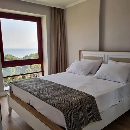 Royal Homes 402 Hotel *