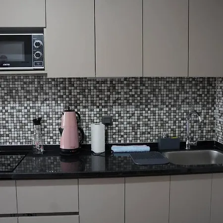 Royal Homes 402 Hotel