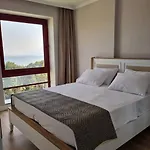 Royal Homes 402 Hotel *